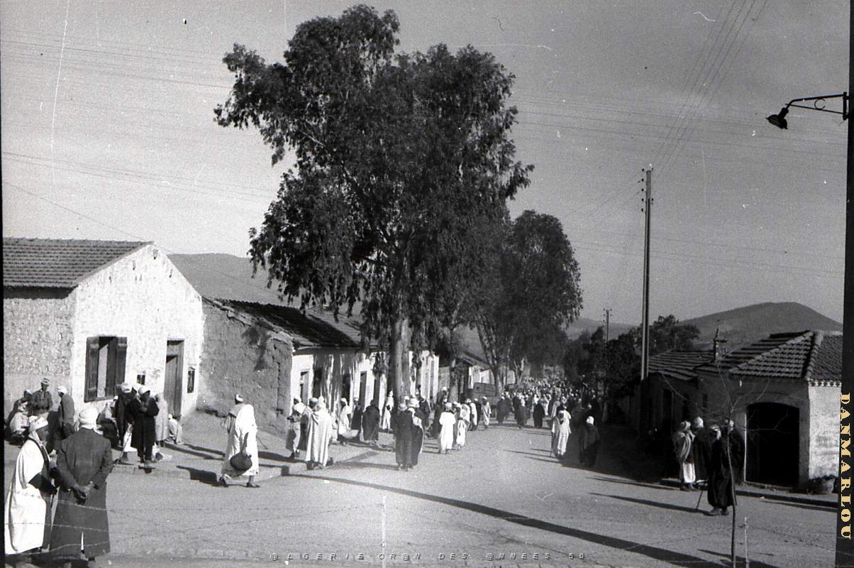 Ammi-moussa 508- Rue du marche COLLECTION DES AMIS DE ND DE SANTA CRUZ.jpg